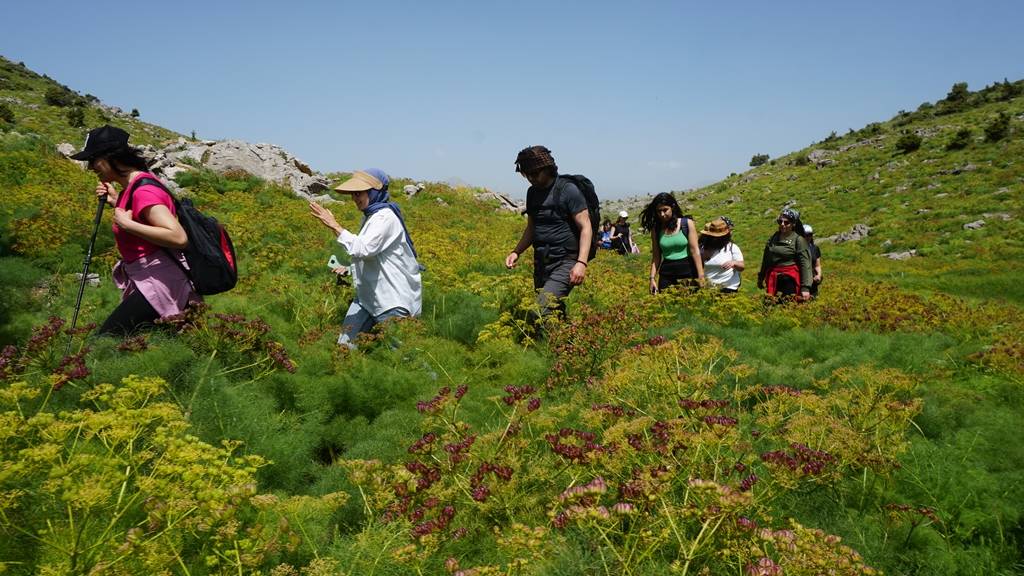 Halk arasında 'ağlayan gelin' olarak biliniyor. Görmek isteyenler kilometrelerce yol katediyor 10